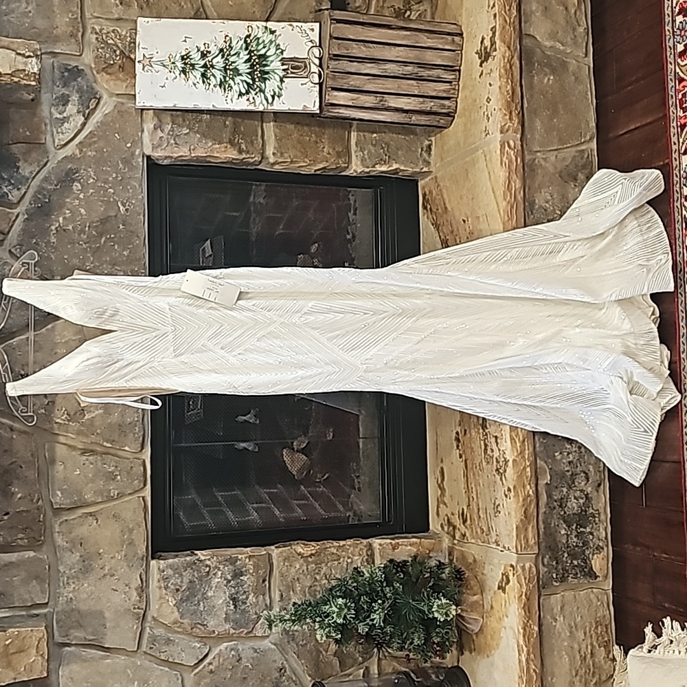 NWT Ava Presley White Sequined Formal  4